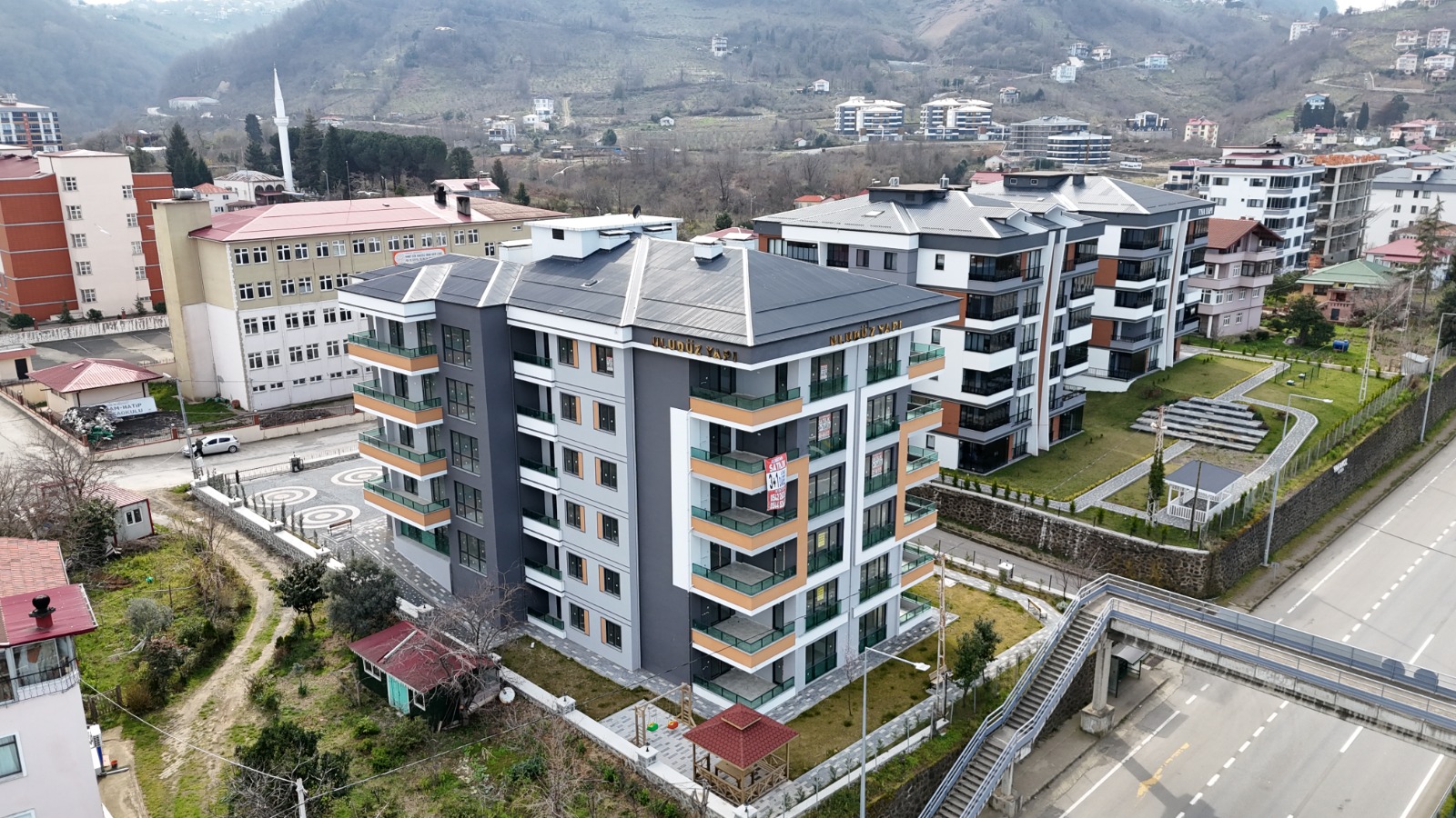 MABEL'DEN ADACIKTA SAHİL YOLU KENARINDA SATILIK SIFIR 3+1 DAİRE